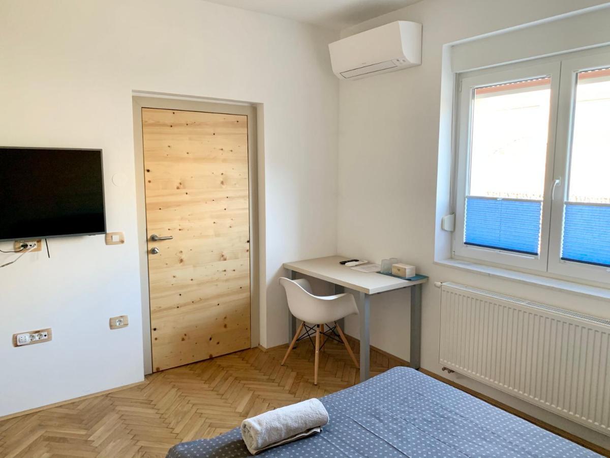 Kamr’ca Apartment Ljubljana Bagian luar foto