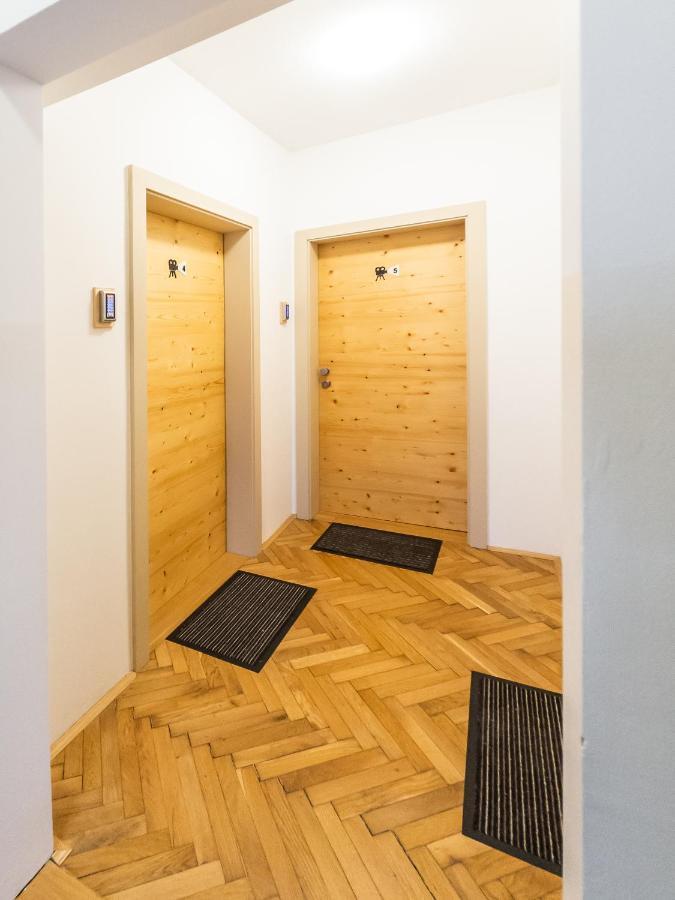 Kamr’ca Apartment Ljubljana Bagian luar foto