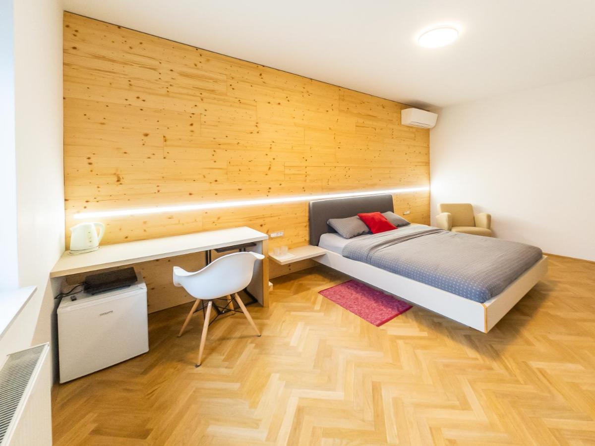 Kamr’ca Apartment Ljubljana Bagian luar foto