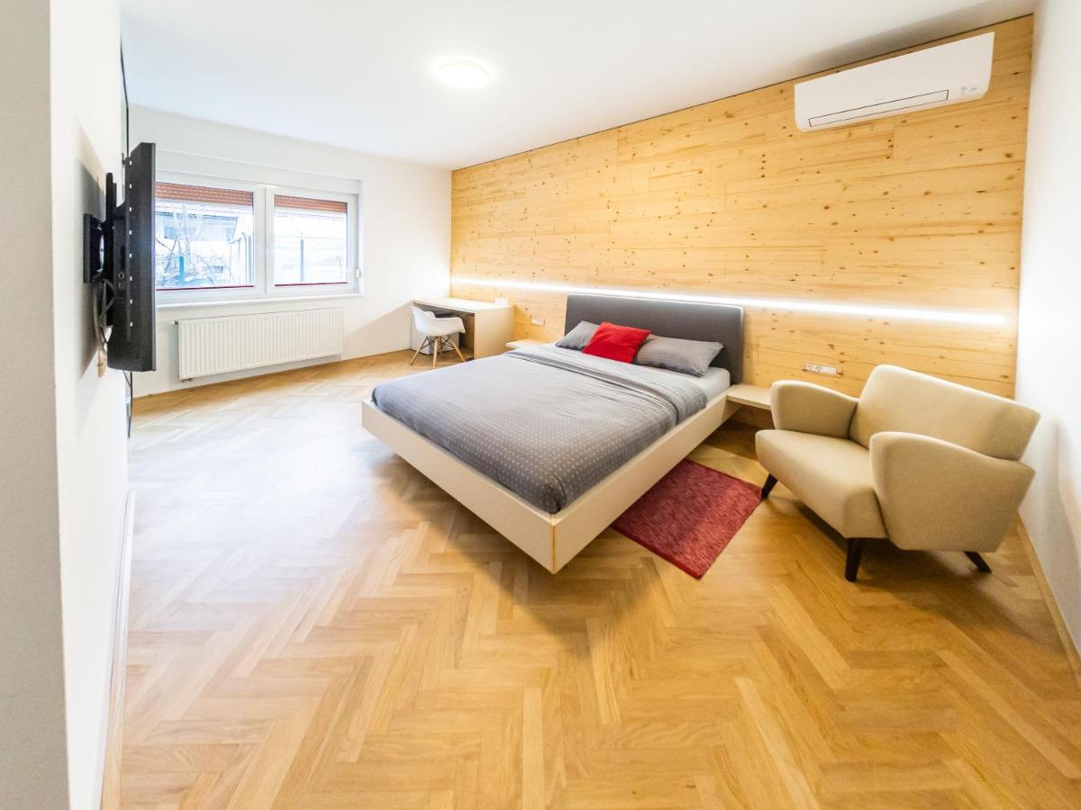 Kamr’ca Apartment Ljubljana Bagian luar foto