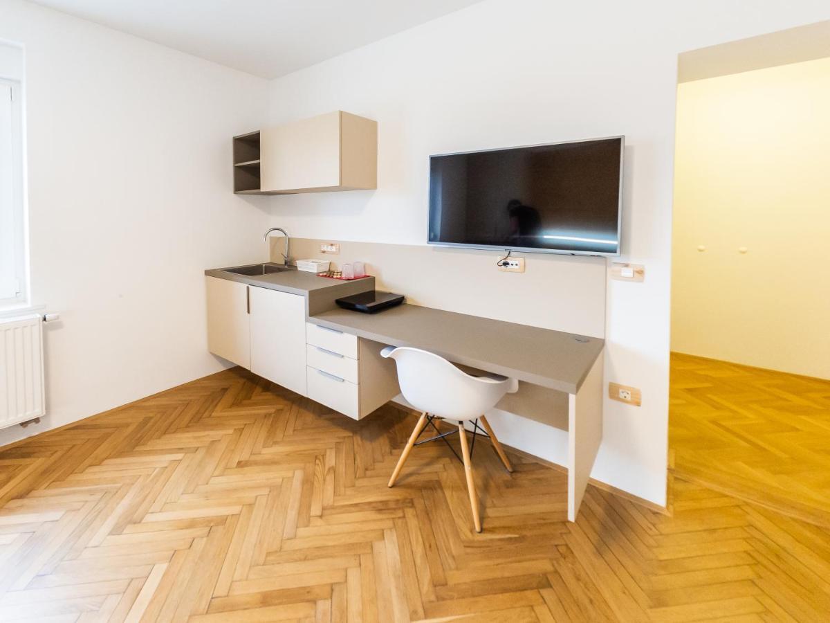 Kamr’ca Apartment Ljubljana Bagian luar foto