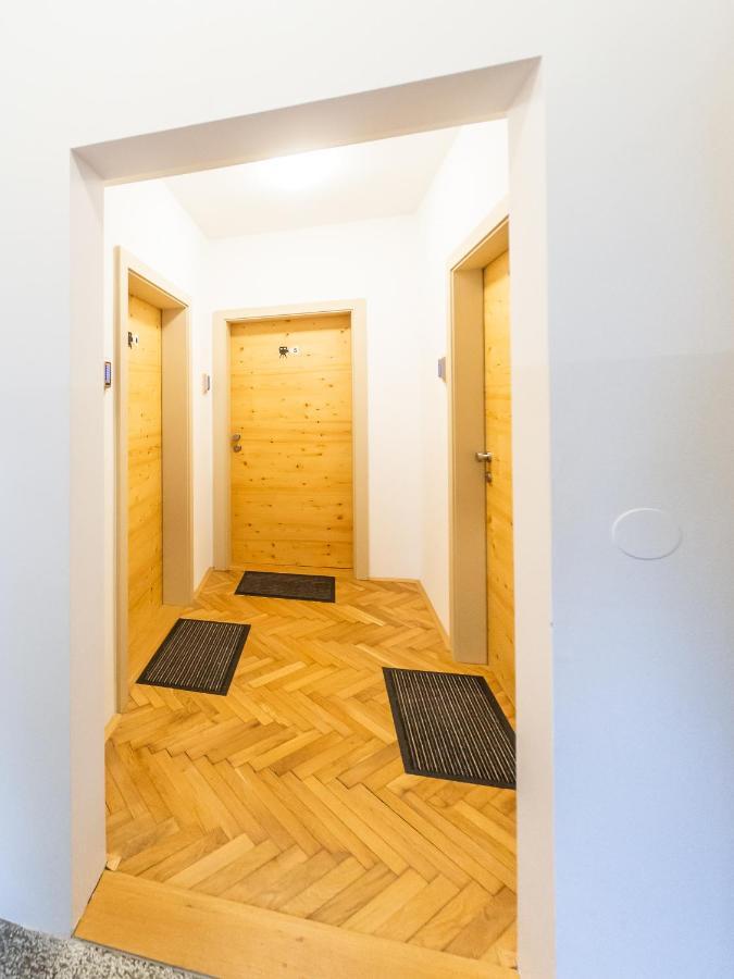 Kamr’ca Apartment Ljubljana Bagian luar foto