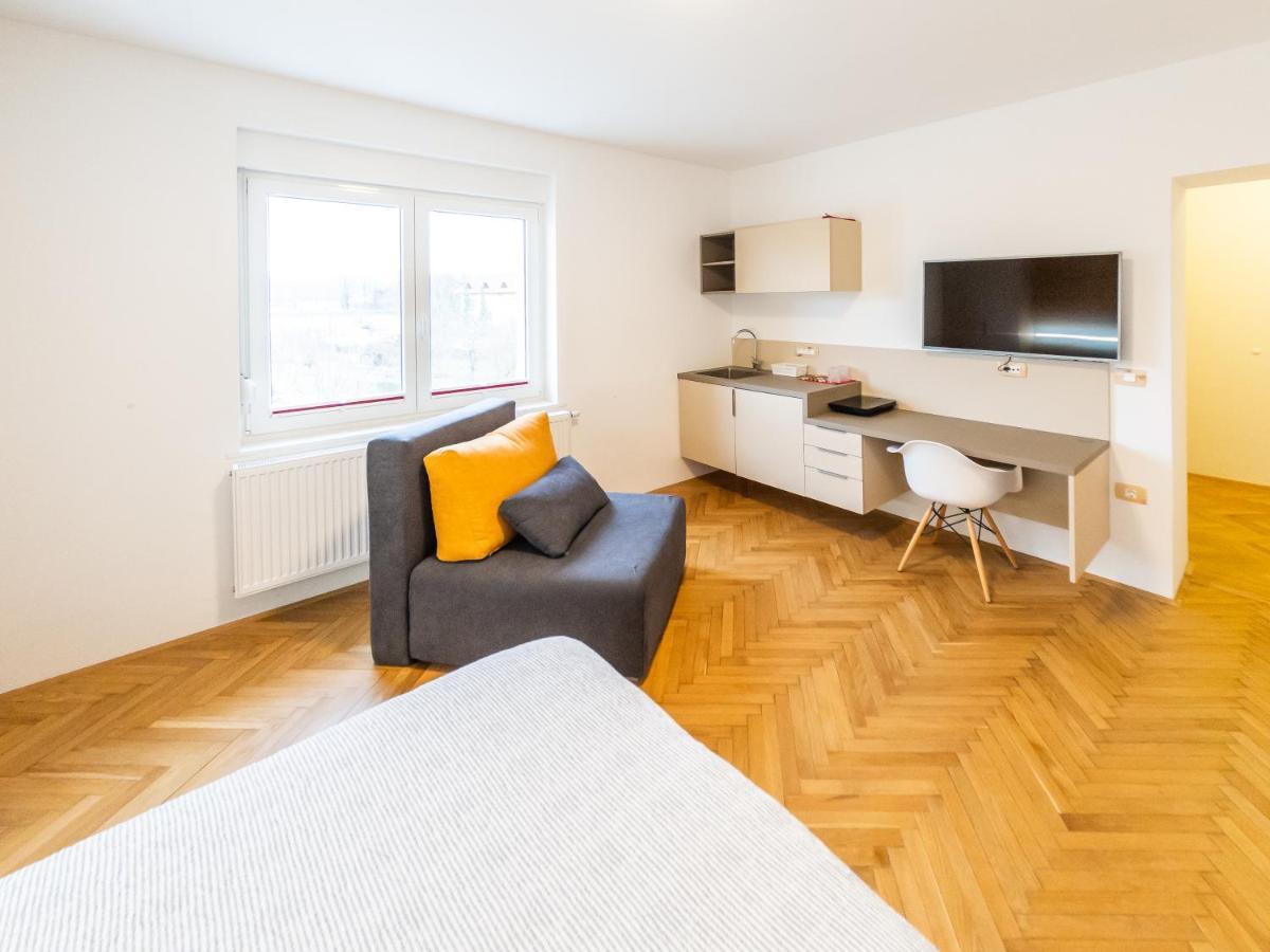 Kamr’ca Apartment Ljubljana Bagian luar foto