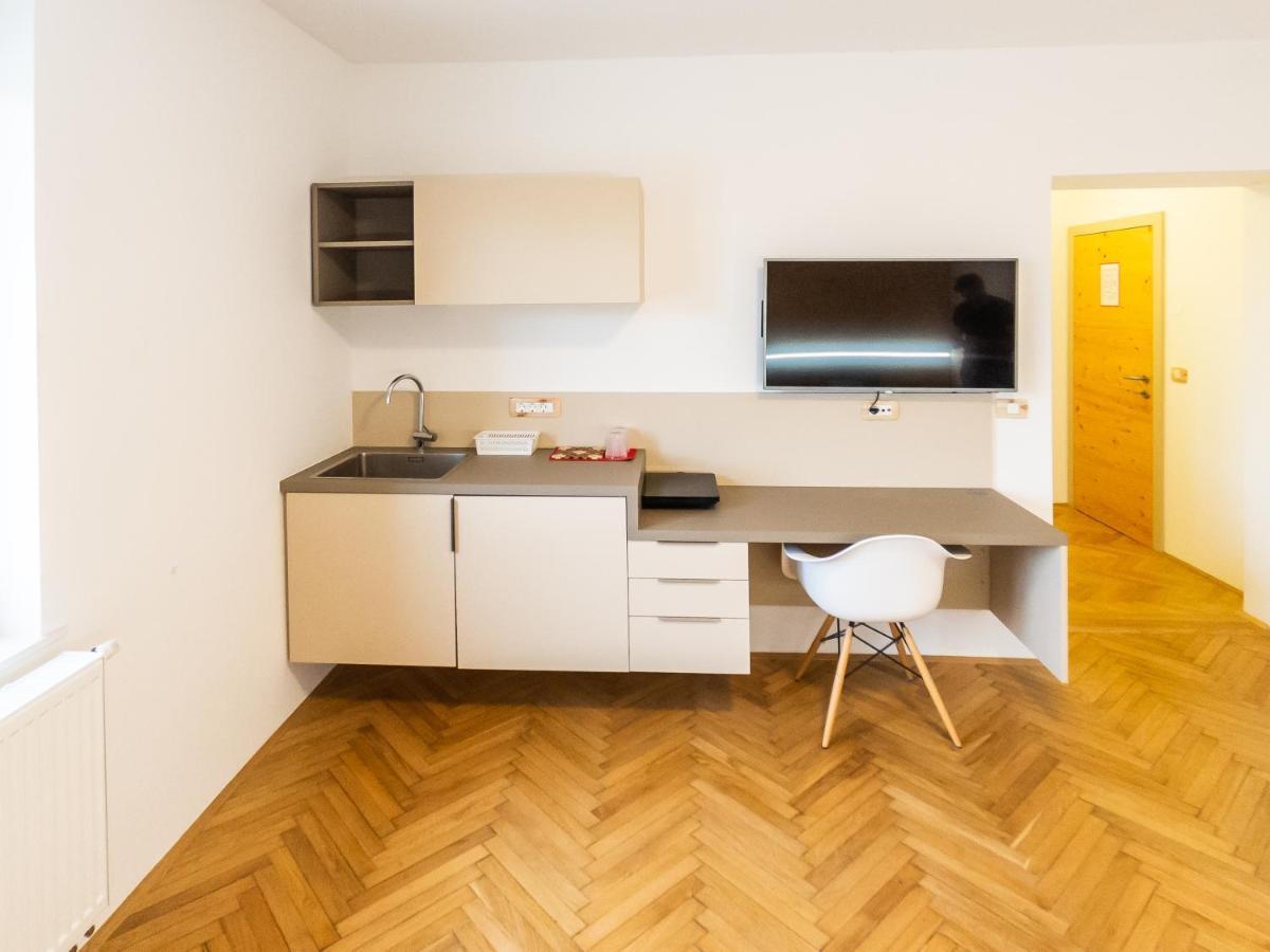 Kamr’ca Apartment Ljubljana Bagian luar foto